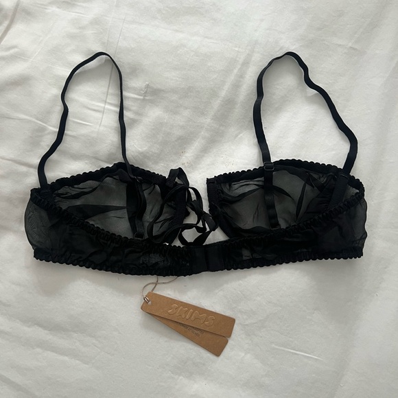 SKIMS | Romance Balconette Bra - Picture 3 of 10